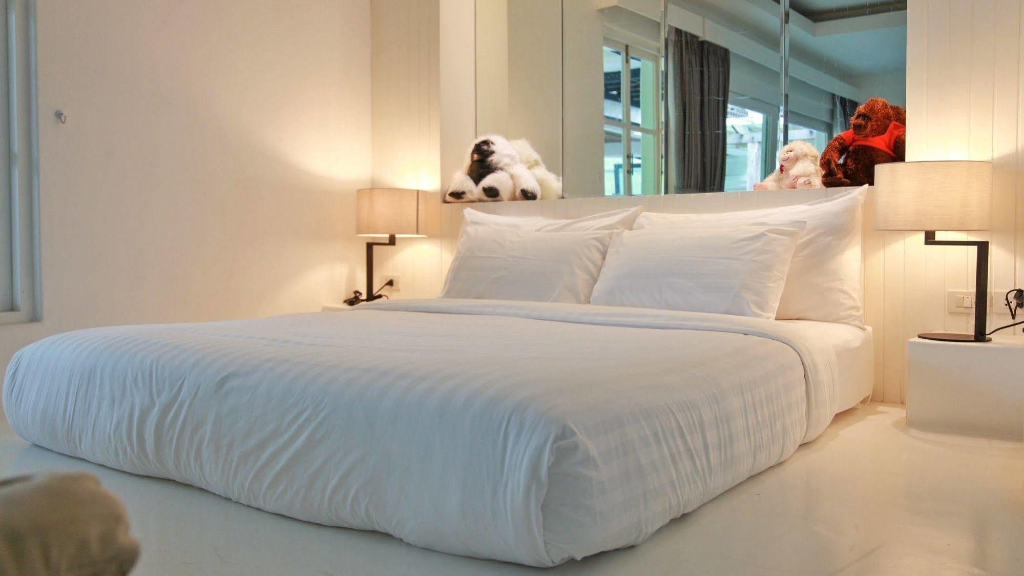Monkey House Otel Chiang Mai Dış mekan fotoğraf
